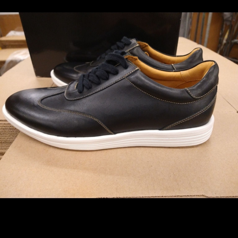 Marc Joseph Men sneakers.